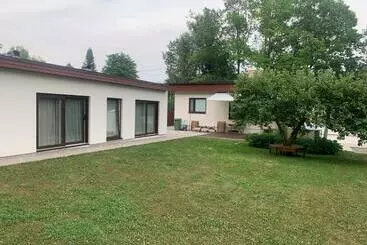 پانسیون Mäekalda Guesthouse Garden Villa With Private Sauna