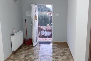 Pensjonat Casa De Oaspeti Cristian