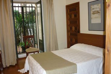 فندق ريفى Palacio De Monfarracinos