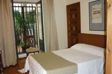 فندق ريفى Palacio De Monfarracinos