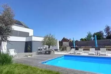 Villa Blue Garden B&b Vlaamse Ardennen Nabij Pairi Daiza