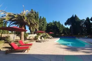 Bed & Breakfast Au Secret Des Brégines