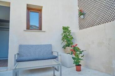 هتل Vila Alaró Ti