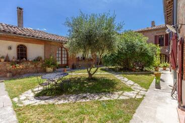 B&b Du Couvent, Vue Château