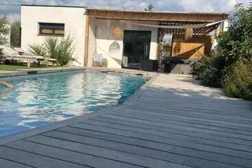 Aamiaismajoitus (B&B) Le Pool House