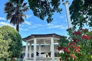 Aamiaismajoitus (B&B) Mas La Farelle Chambre D Hote,fitness & Salle De Jeux Gratuite & Spa En Supplément