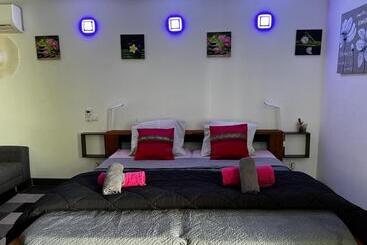 تختخواب و صبحانه Mas La Farelle Chambre D Hote,fitness & Salle De Jeux Gratuite & Spa En Supplément