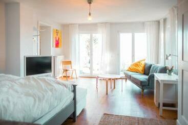 Bed & Breakfast Unter Den Linden