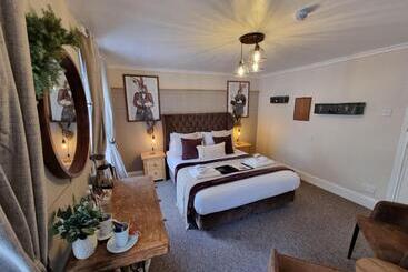 تختخواب و صبحانه Creates