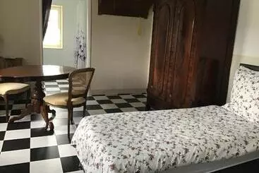 Aamiaismajoitus (B&B) Nergena Zimmer Frei