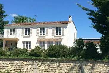 Pensió La Maison Blanche