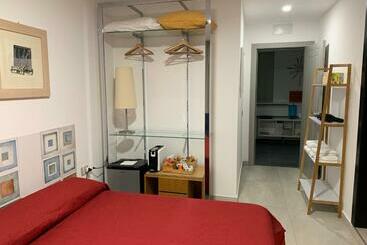 تختخواب و صبحانه P