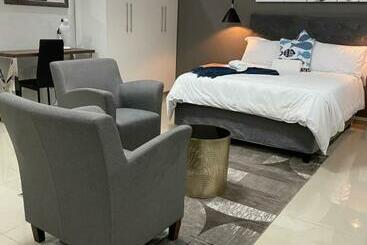 ペンション The Outlook Guest House