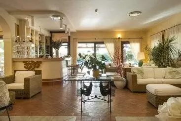 Lantana Resort Hotel&apartments