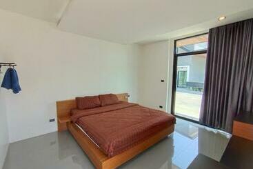 Motel Attitude The Resort