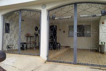 Pansiyon Casa 230   Pousada & Hostel