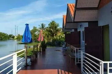Pensió Khum Thong Resort