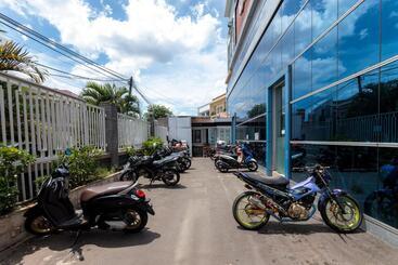 Hotell Dpaseban Jakarta Mitra Reddoorz