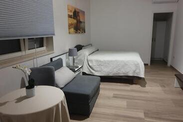 מלון דירות Residenza Carlucci