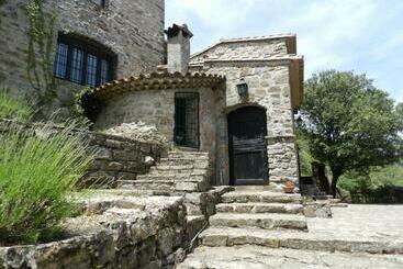 ベッドアンドブレックファースト Chambre Cévennes: Piscine, Lamas, Rivière