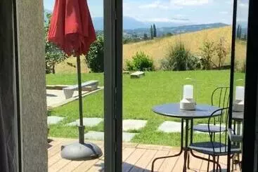 ベッドアンドブレックファースト Falhappy House