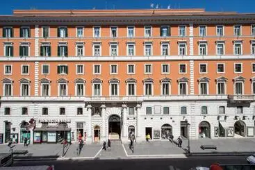 تختخواب و صبحانه Welcome House