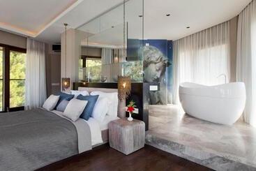 فندق Marti Hemithea