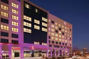 Hotel Ramada By Wyndham Pitesti