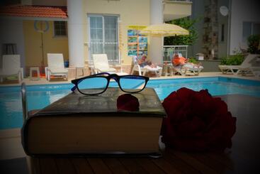 アパートホテル Karaca Apart