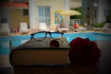 アパートホテル Karaca Apart