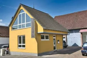 Aamiaismajoitus (B&B) Gästehäuschen Hösbach