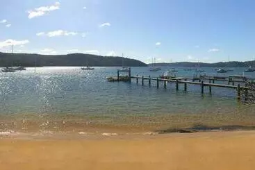 ペンション Island Paradise   Private Waterfront Retreat