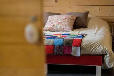 Aamiaismajoitus (B&B) Le Vallon D Armandine, Gîte écologique Auvergne