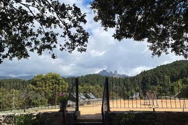 تختخواب و صبحانه Les Hauts De Cavanello