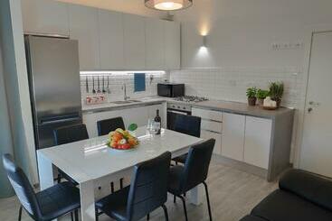 پانسیون Casadei Guest House Stazione Bologna