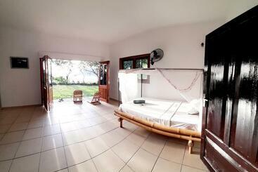 بنسيون Merdeka House