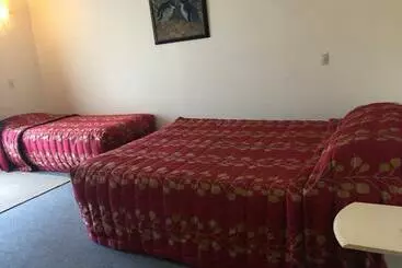 Hospedaria The Cave Motel