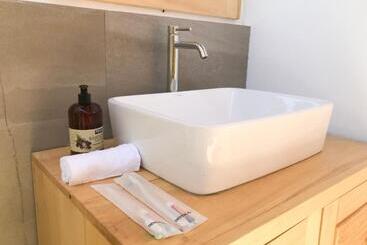 هتل Mandala Tribe Treehouses