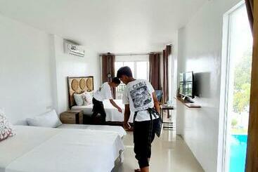 A Villas Resort & Restaurant