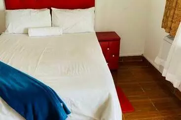 Bed and Breakfast Chumluyatha Airport Bnb
