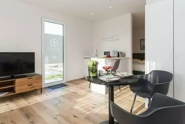 アパートホテル Fields Of Ellis