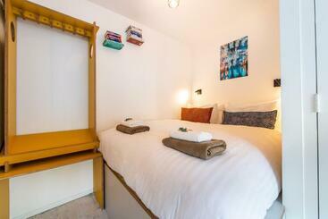 مبيت وإفطار Prinsengracht Canal Studios