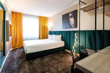 Business Hotel Conference Center & Spa