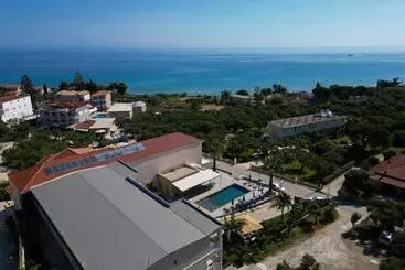 Remezzo Studios & Apartments