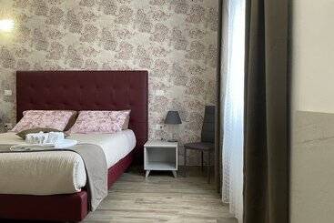 پانسیون Porta Alla Croce Guest House