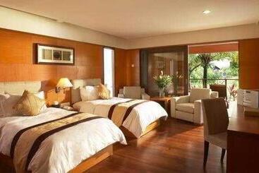 Duyong Marina & Resort