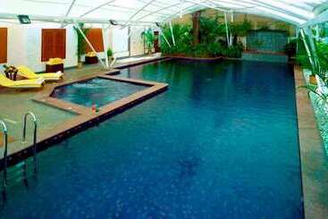 هتل The Paul Bangalore