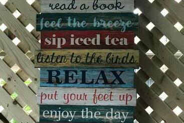 Пансион Ed & Rosie S Place