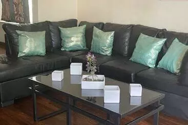 پانسیون Clean, Spacious, Inexpensive Queen Br