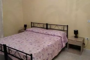 تختخواب و صبحانه Capinera